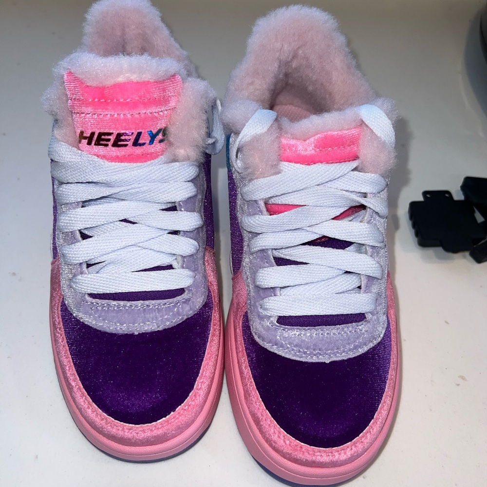 Heelys Pink and Purple Gradient Sneakers with Plush Lining